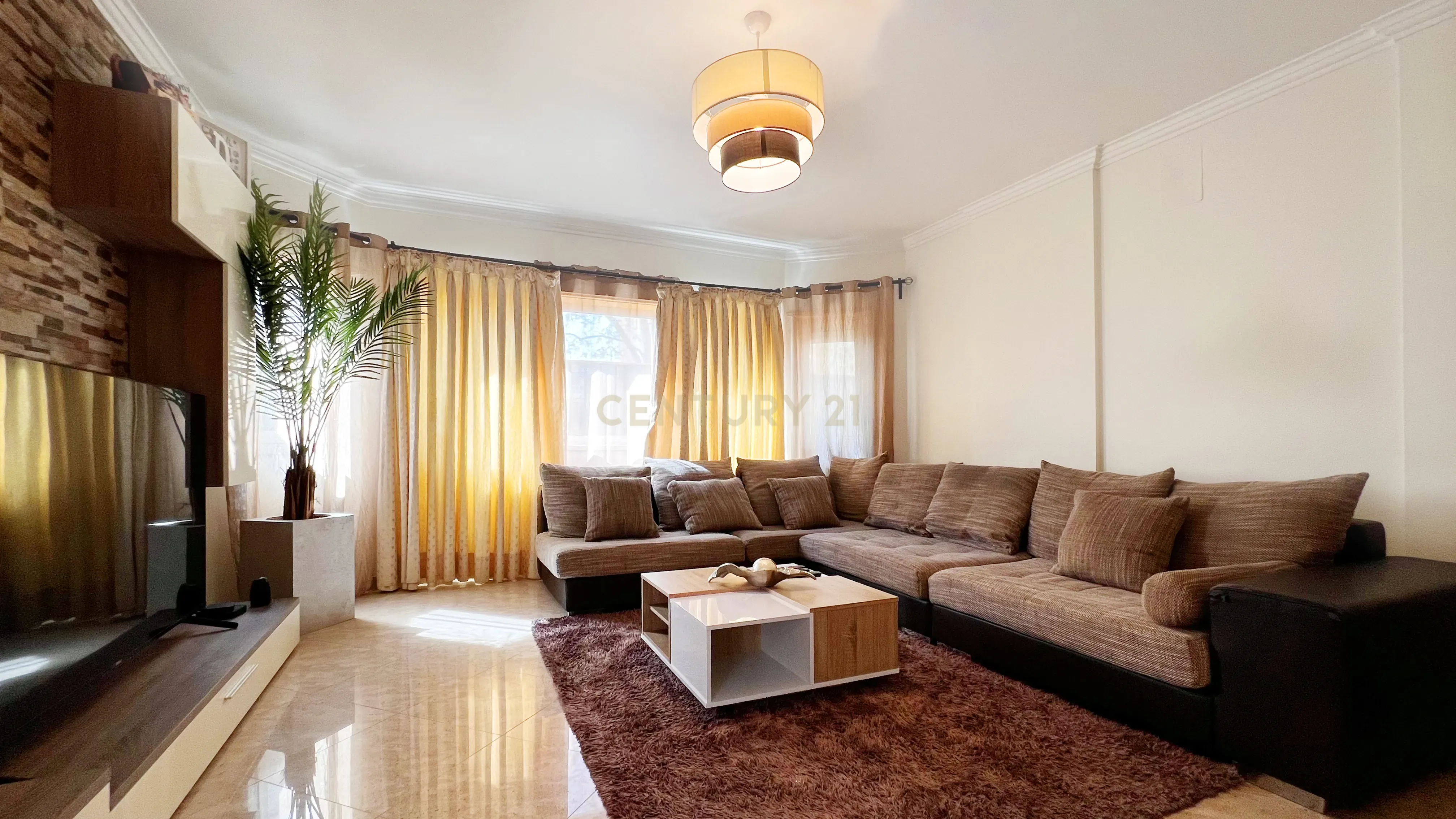 T2 +1 Ramada - Image 1