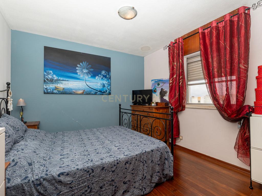 Apartamento T2 em Santo António dos Cavaleiros_Muito bem localizado - Image 14