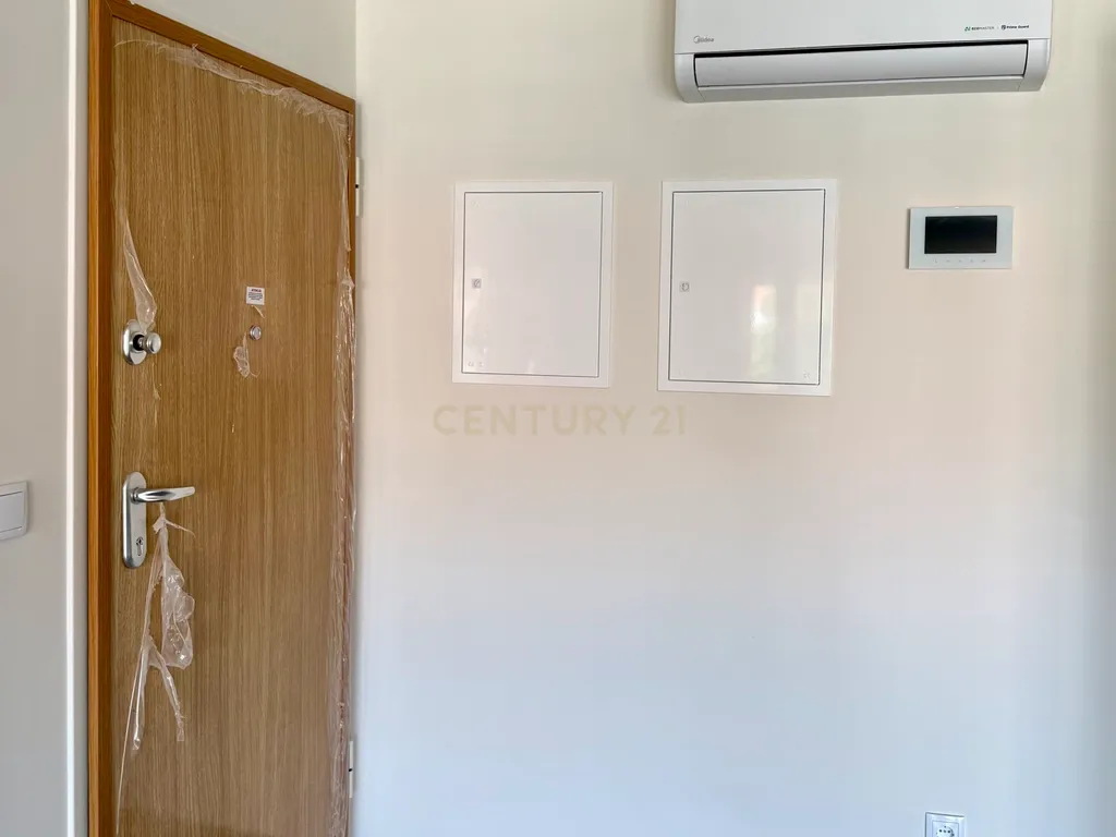 Apartamento Triplex T2 com Piscina Privada no Coração de Alcácer do Sal - Image 4