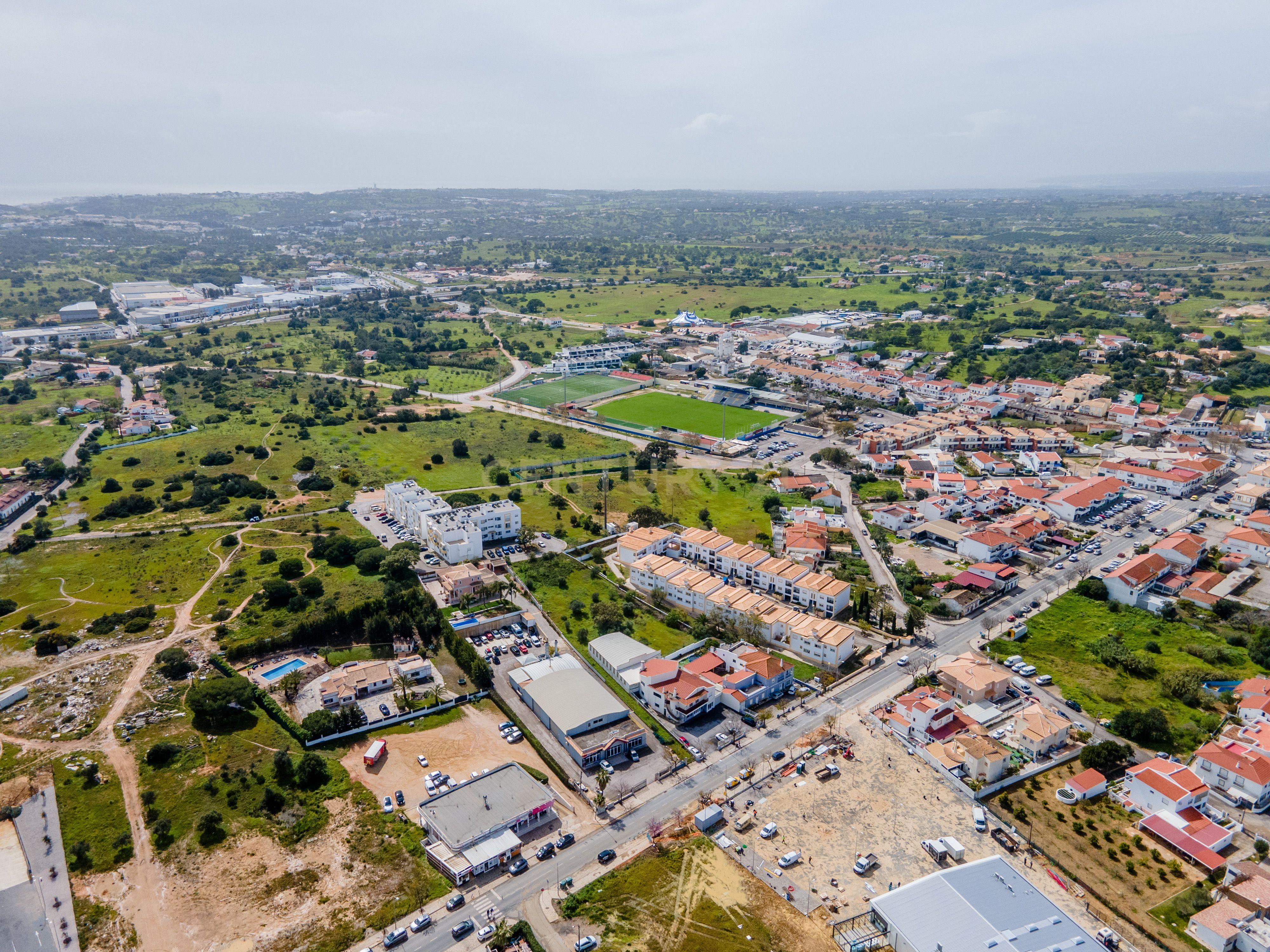 2 Lotes para Construção de Moradias T3 com Garagem e Piscina – Lagoas, Ferreiras, Albufeira - Image 7