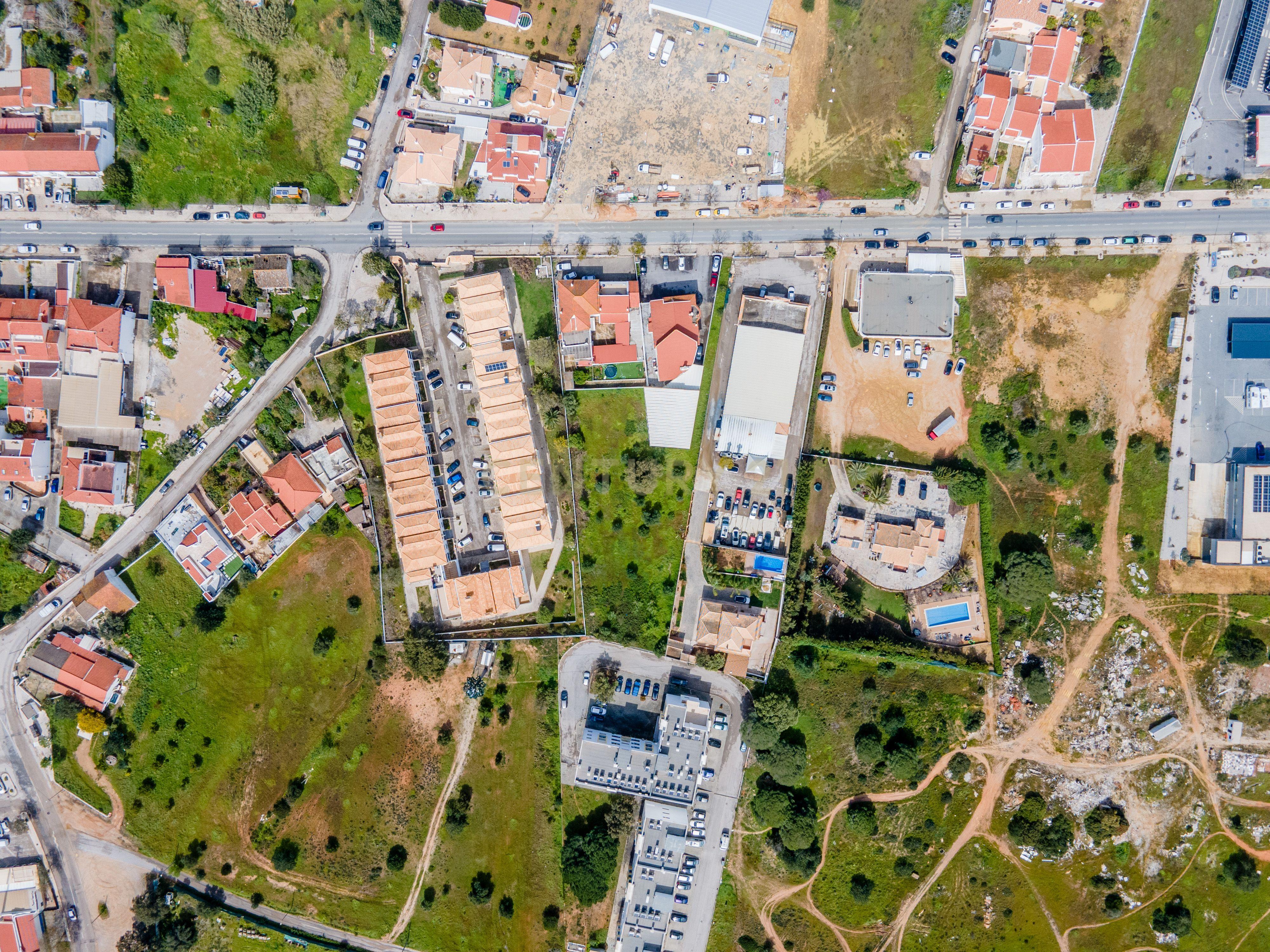 2 Lotes para Construção de Moradias T3 com Garagem e Piscina – Lagoas, Ferreiras, Albufeira - Image 8