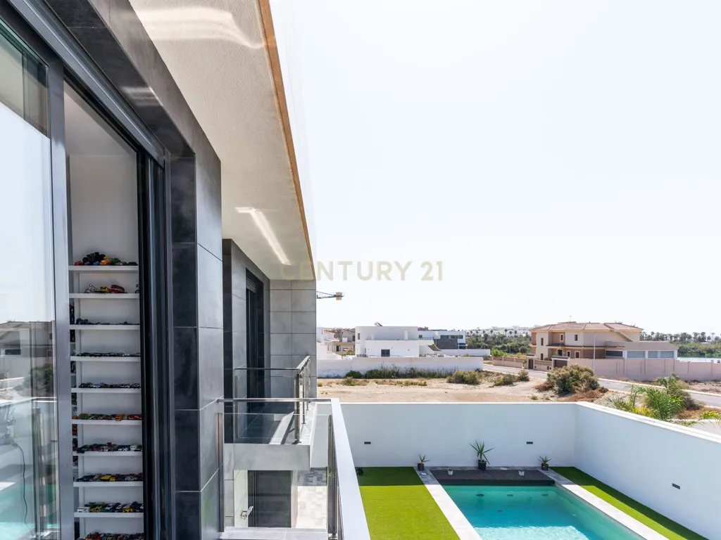 Luxuosa Moradia T4 com Vista Mar e Piscina em Almería - Image 114