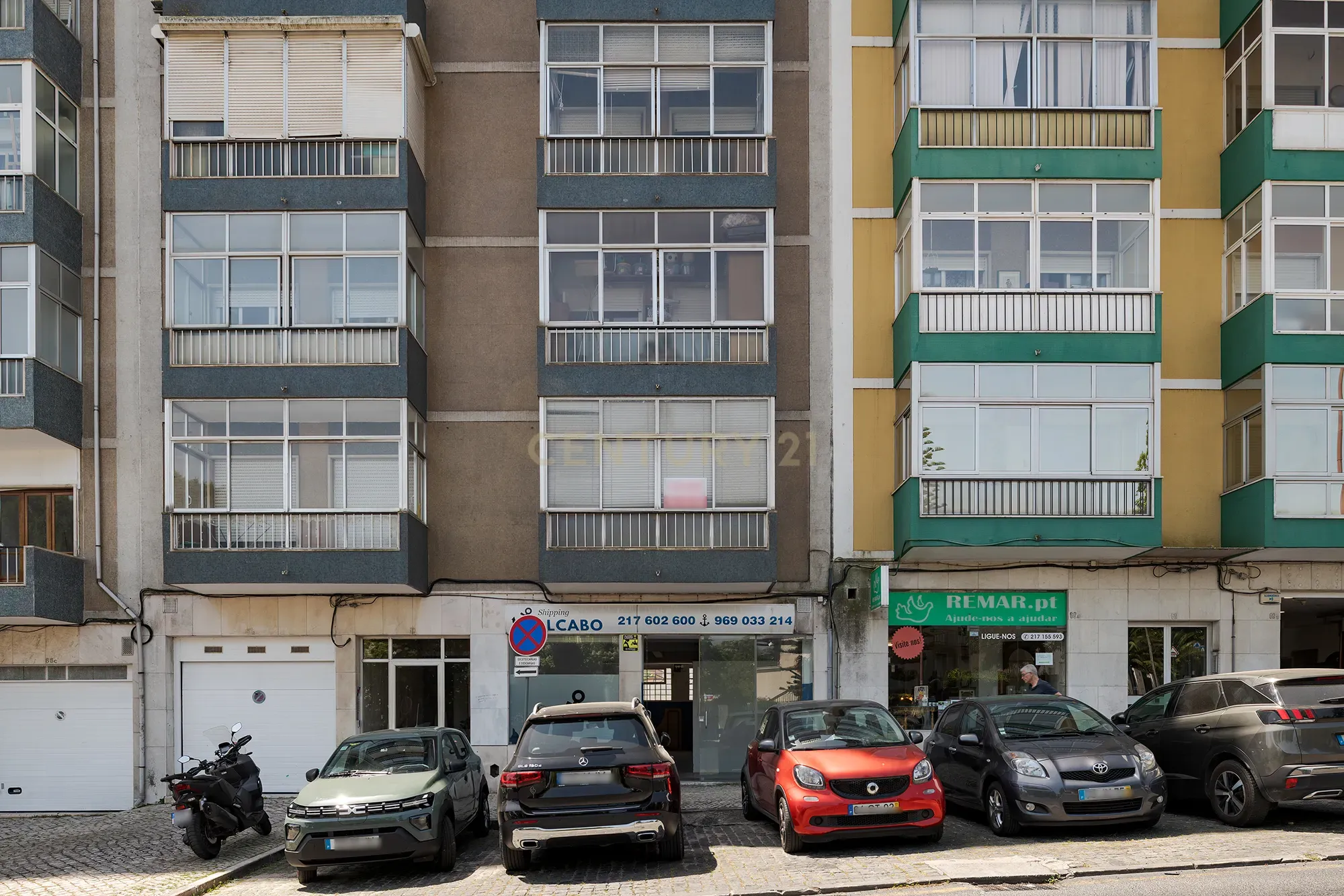 🏪 LOJA PARA ARRENDAMENTO - RUA DA VENEZUELA, BENFICA - Image 1