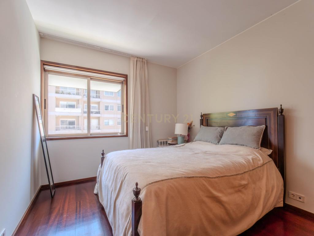 Apartamento T5 na zona do Aviz - Porto - Image 23
