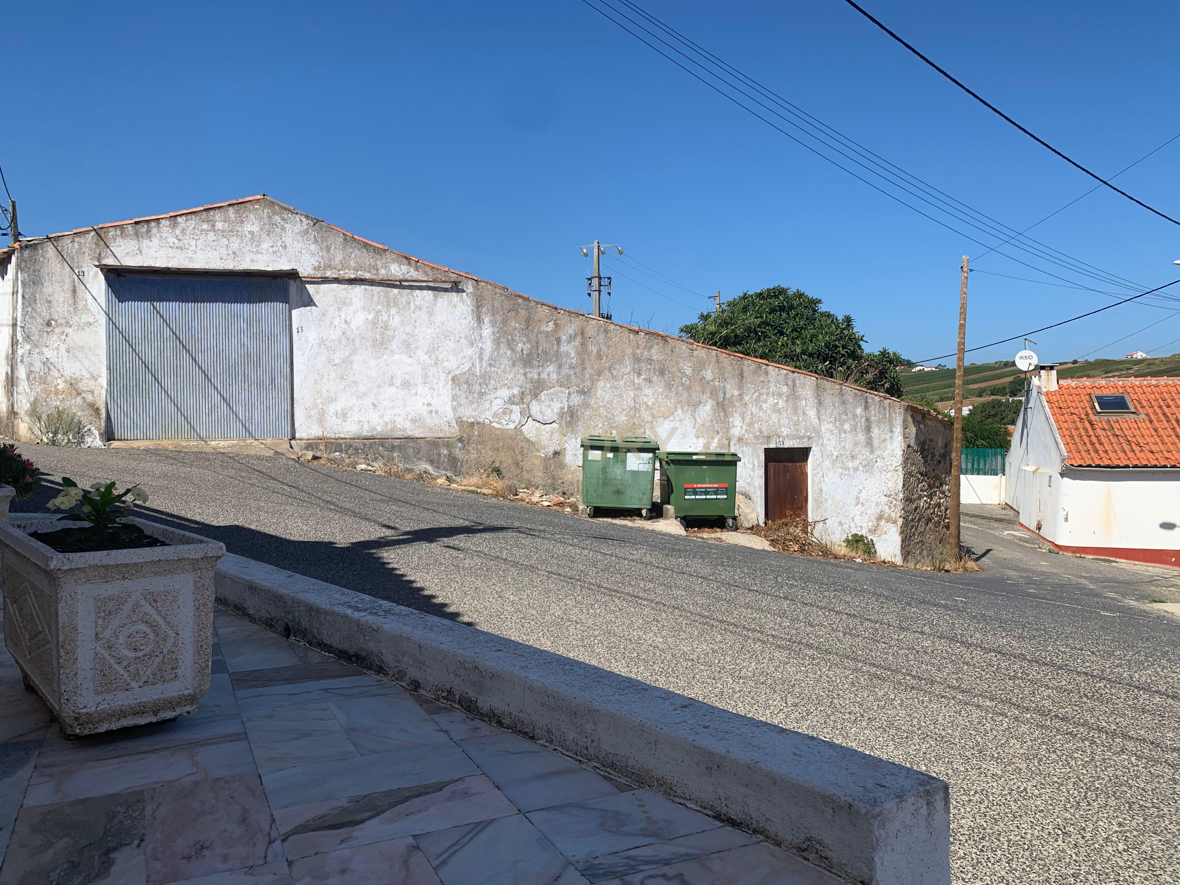 Fotografia 12 de Moradia para reconstrução | 396 m² | Lote 529 m² | Freiria, Torres Vedras