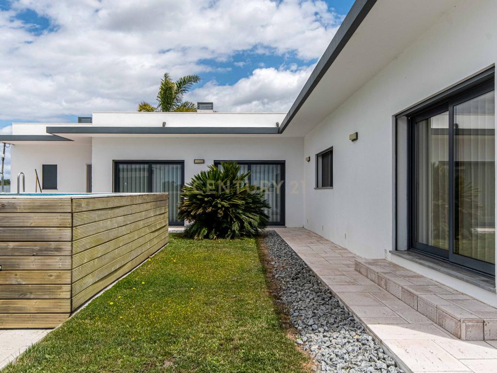 Moradia Térrea T4 no Montijo — Isolada, Moderna e com Piscina - Image 34