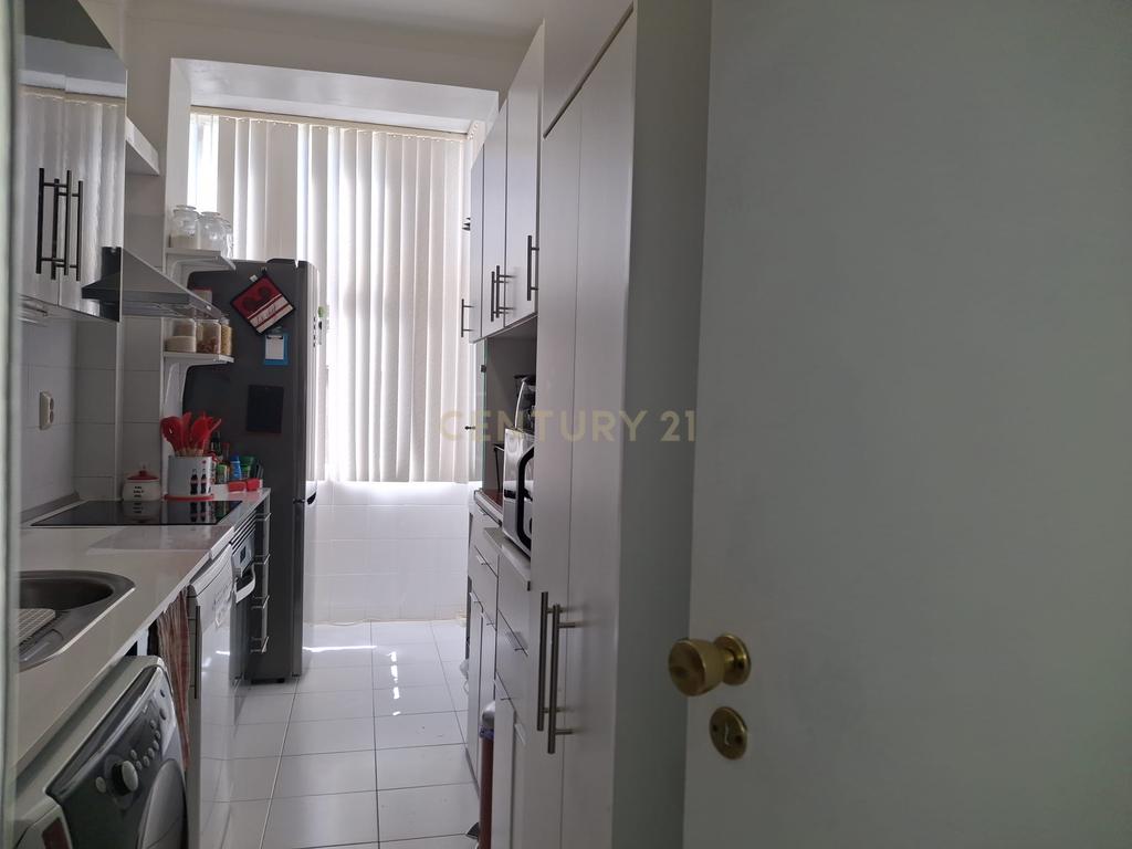 Apartamento Renovado em Seixal, Ideal para o Seu Novo Lar - Image 7