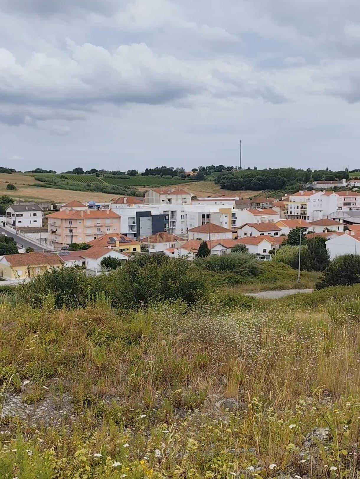 Fotografia 5 de Oportunidade de investimento: terreno para construção de 8 fogos na Merceana  8 apartamentos)