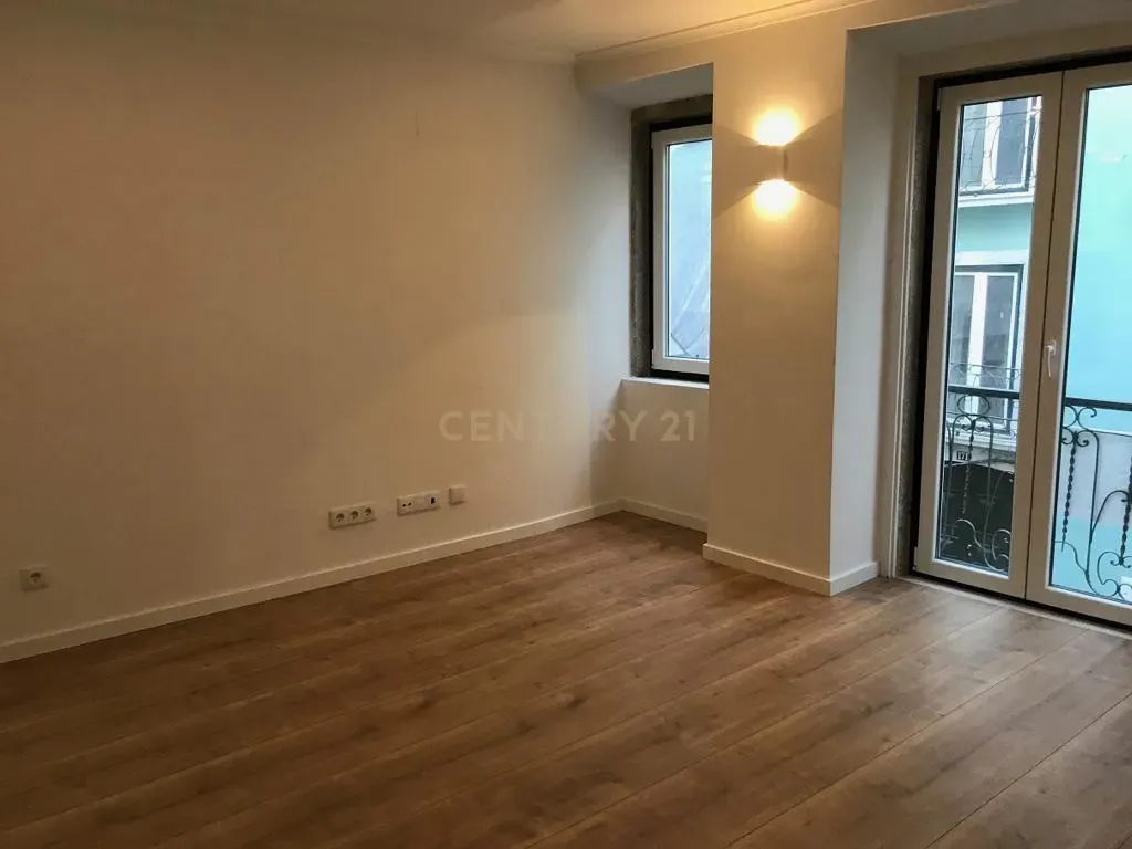 Duplex T3 na Rua do Benformoso, Lisboa. Em Venda! - Image 13