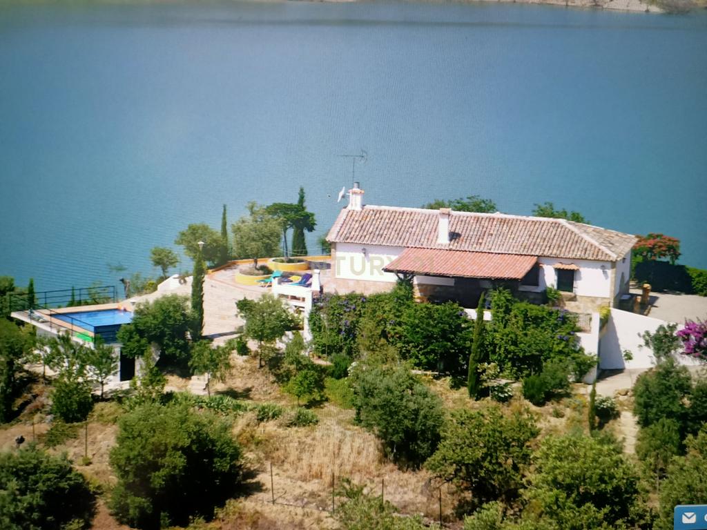 Propriedade rústica com vista para piscina e zona húmida – pronta a habitar - Image 14
