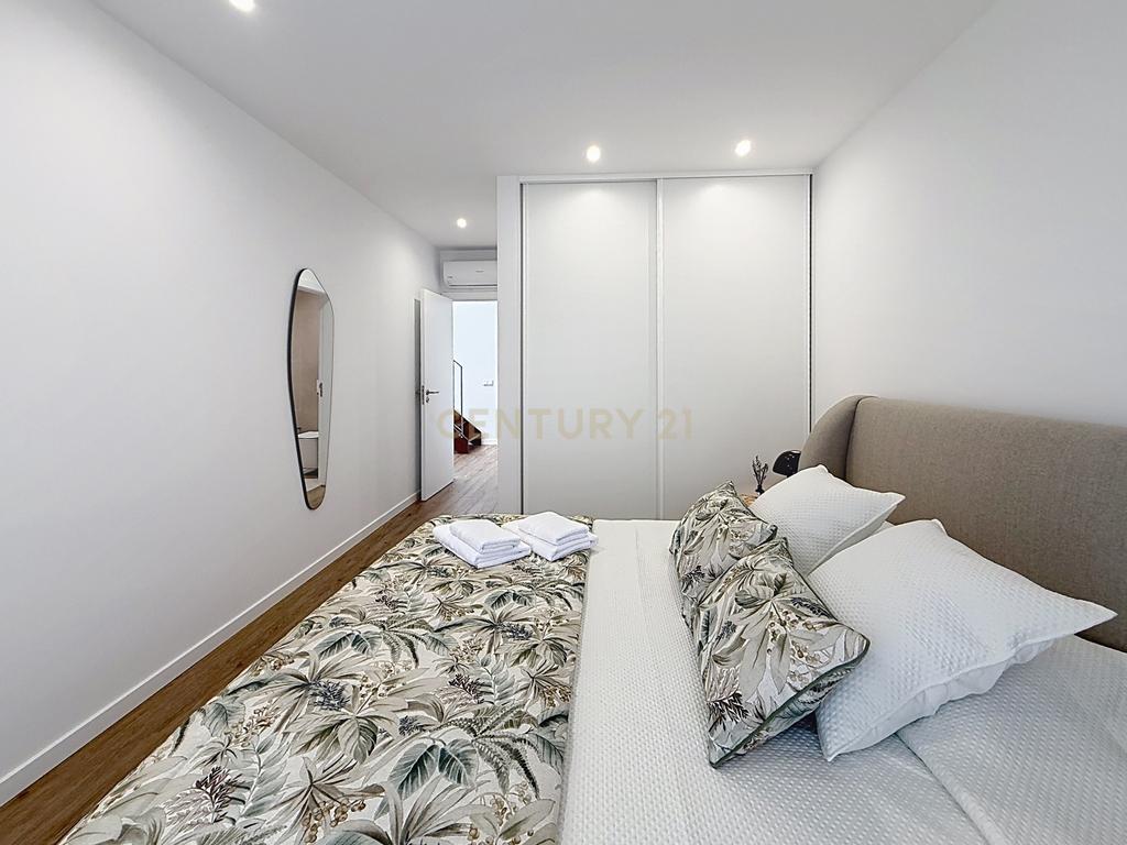 Apartamento Novo com Terraço e Piscina Privativa em Nazaré - Image 24
