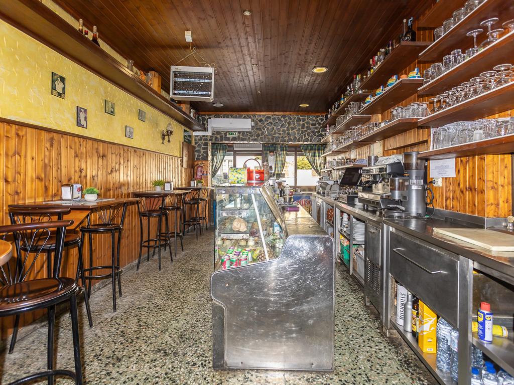 Moradia transformada em Restaurante - Santo António - Costa de Caparica - Image 11