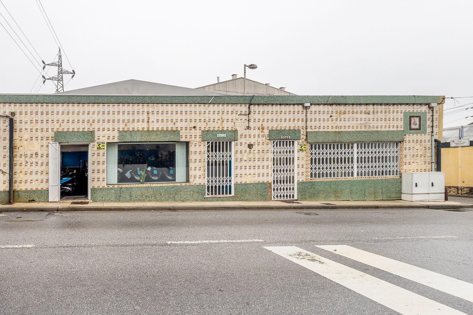 Fotografia 3 de Espaço Comercial com perto de 300m² a 15 minutos do centro do Porto – EM VENDA!