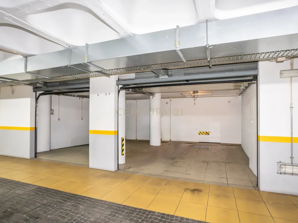 Apartamento de luxo com 5 assoalhadas, 2 garagens e parqueamento - Image 43
