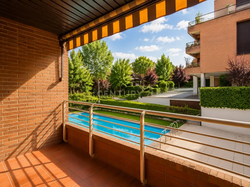 Apartamento familiar de 4 quartos junto à Avenida de Europa, com varanda, piscina e jardim comunitário - Image 24