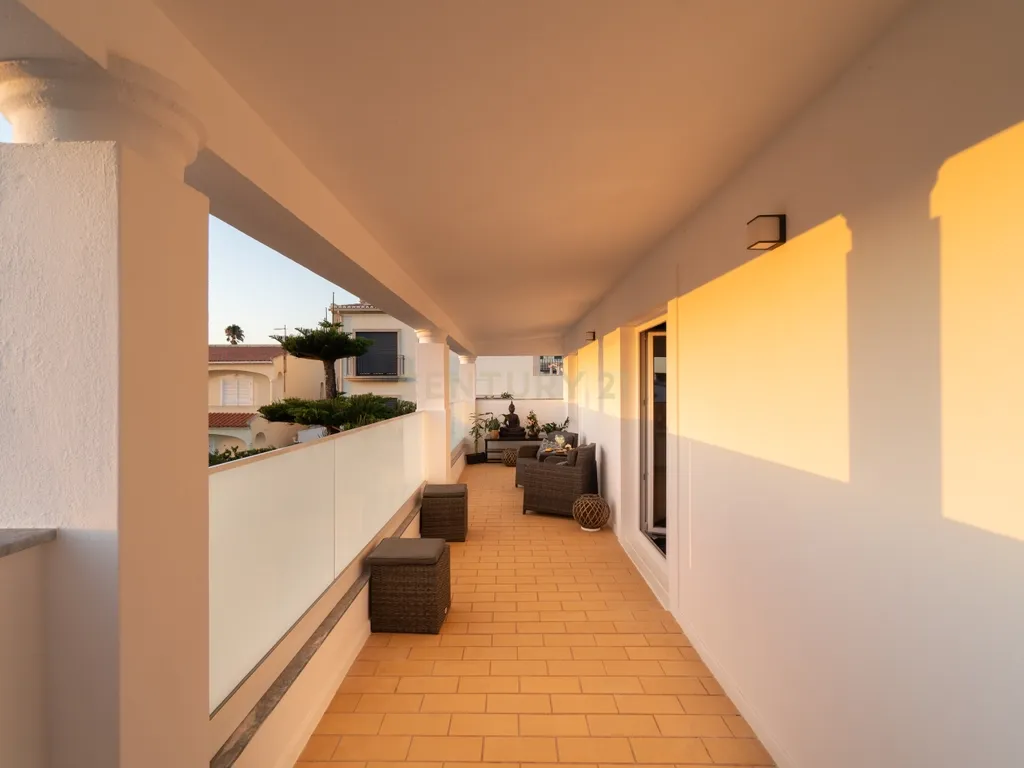 Moradia T5 com amplas áreas, jacuzzi e vista rio - Ferragudo - Image 37