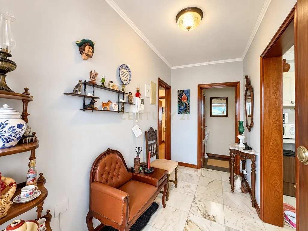 Apartamento T3 com Vista Mar em Rosto do Cão, Ponta Delgada - Image 3