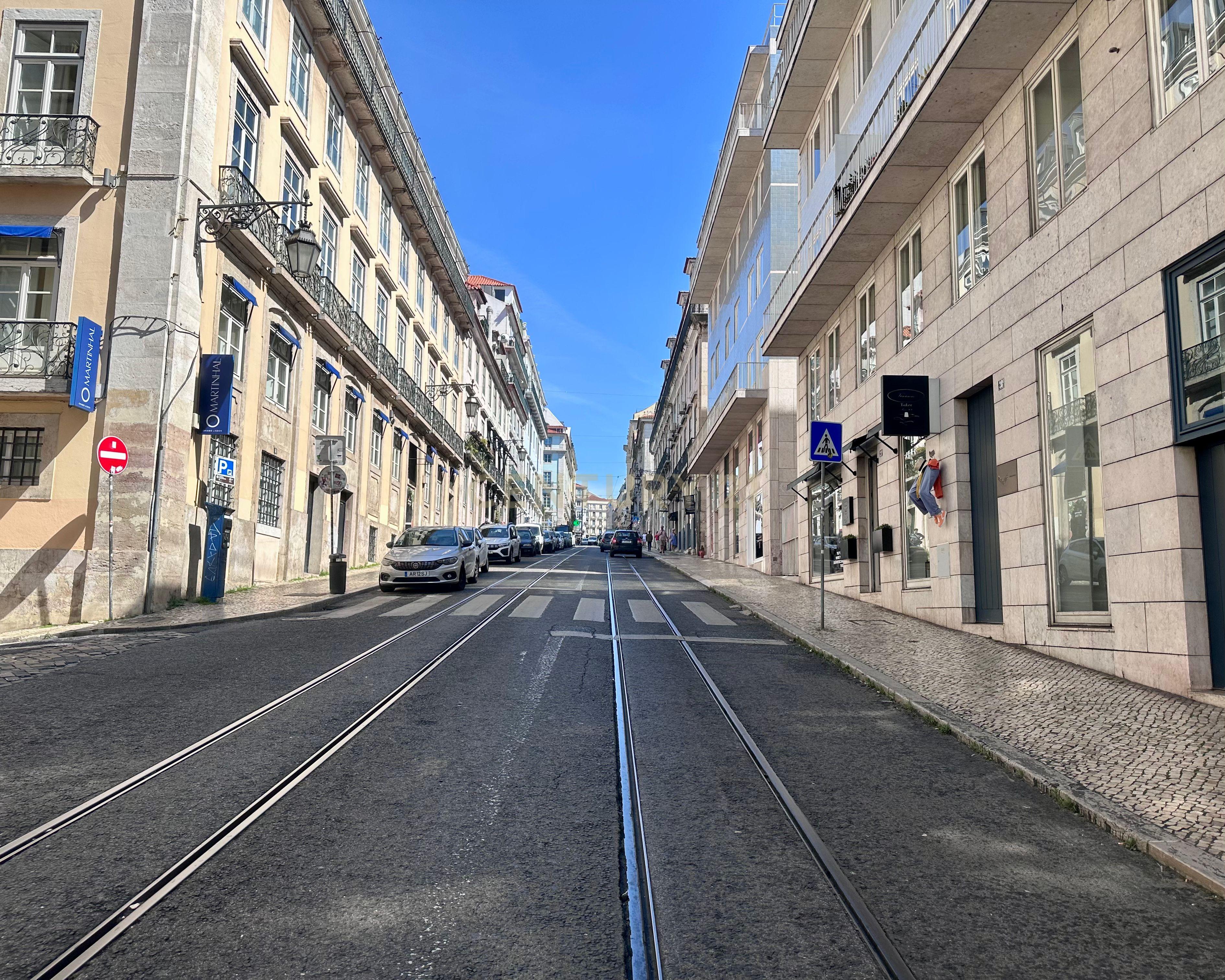 Escritório com 203 m² no centro histórico de Lisboa - zona nobre com 4% de rentabilidade e 4 lugares de estacionamento - Image 3