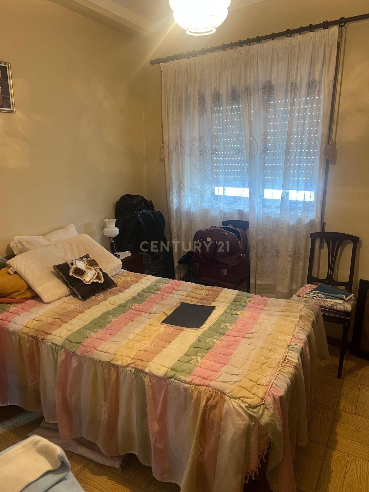 Moradia Pronta a Habitar no Centro do Avelar – Terraço, Telhado Renovado e Localização Privilegiada - Image 3
