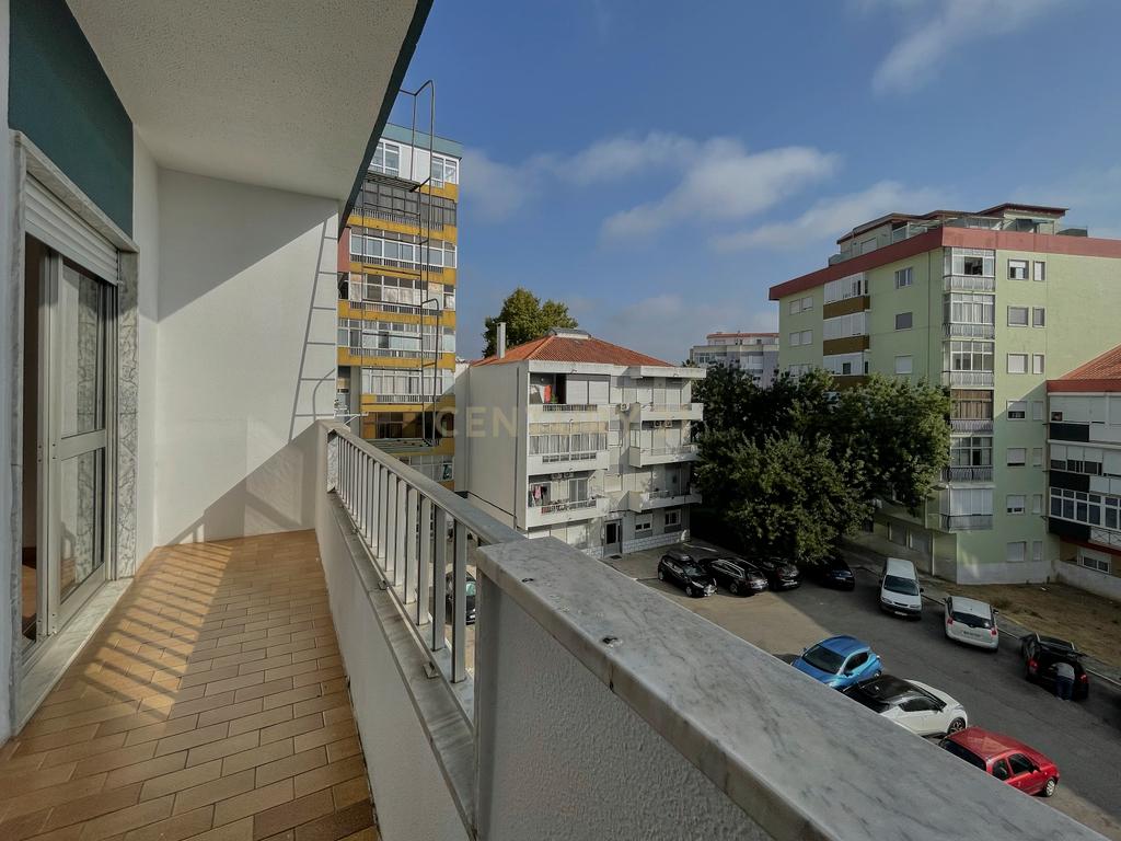 T2 para Arrendamento em Corroios – Conforto, Modernidade e Localização Privilegiada - Image 16