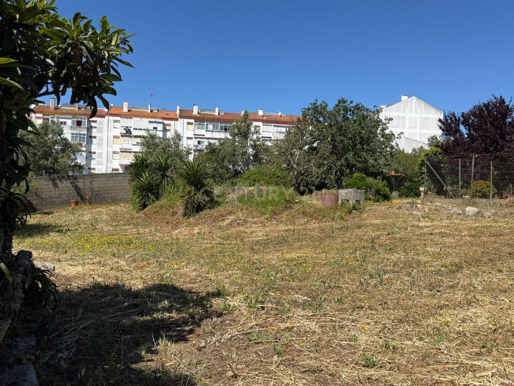 Moradias inseridas em terreno de 2400 m2 - Image 23
