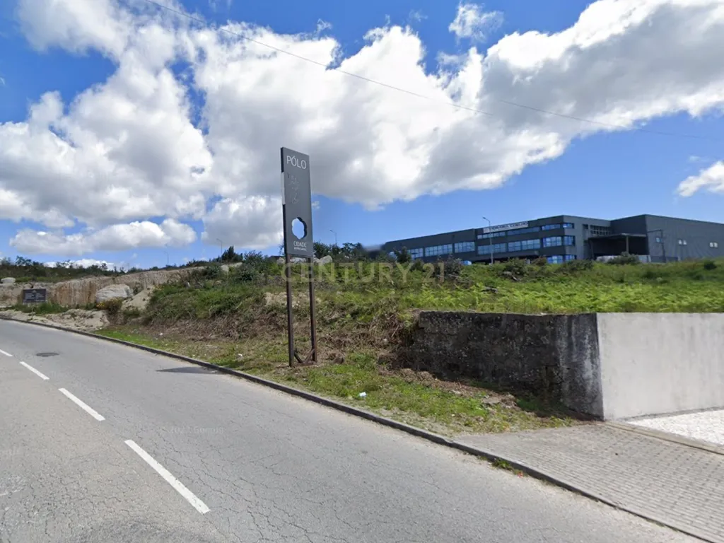 Terreno industrial de grandes dimensões, com 7 069m2, no Polo 6, em Freamunde, Paços de Ferreira - Image 6