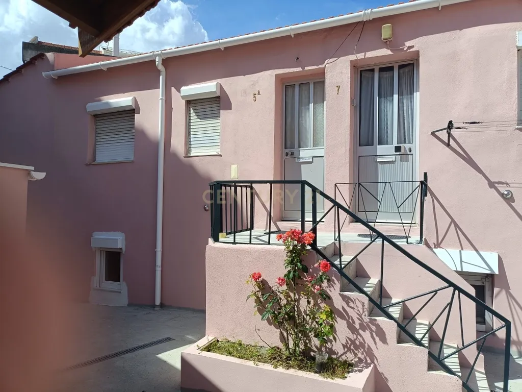 Prédio - Vila Irene - Sacavém - 12 Apartamentos - Image 1