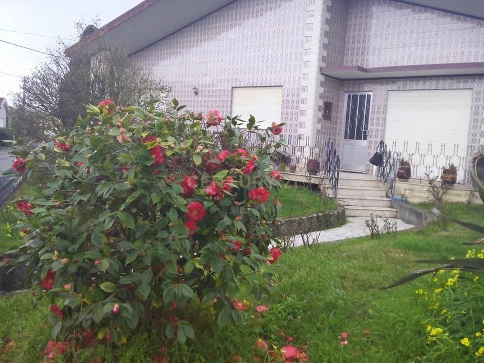 Espaçosa Moradia T4 em Oliveira do Bairro, Aveiro