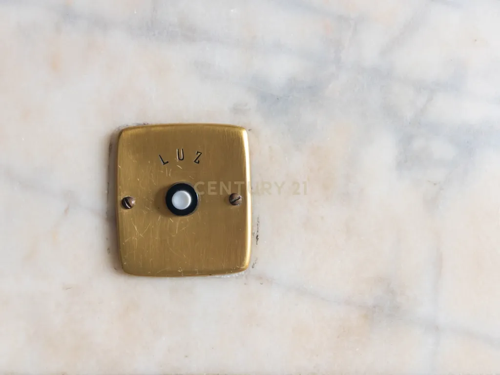 Apartamento t0 para investimento - Image 3