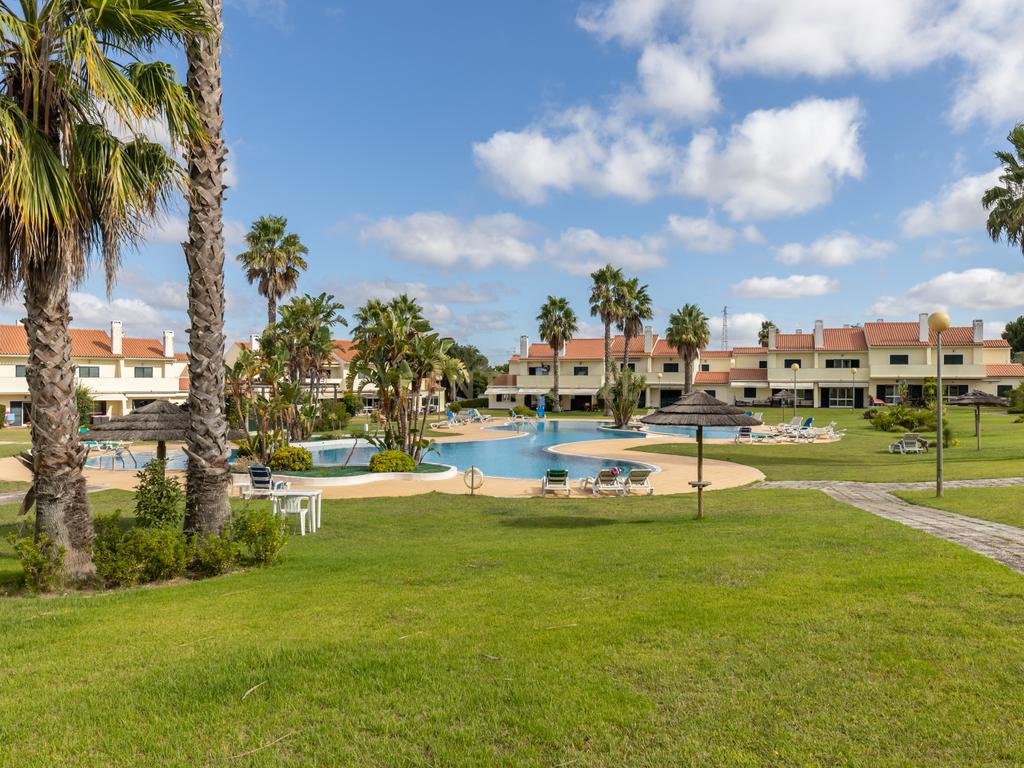 Moradia T3 no Condomínio Varandas do Golfe do Montado – Segurança, Conforto e Estilo de Vida Exclusivo - Image 5