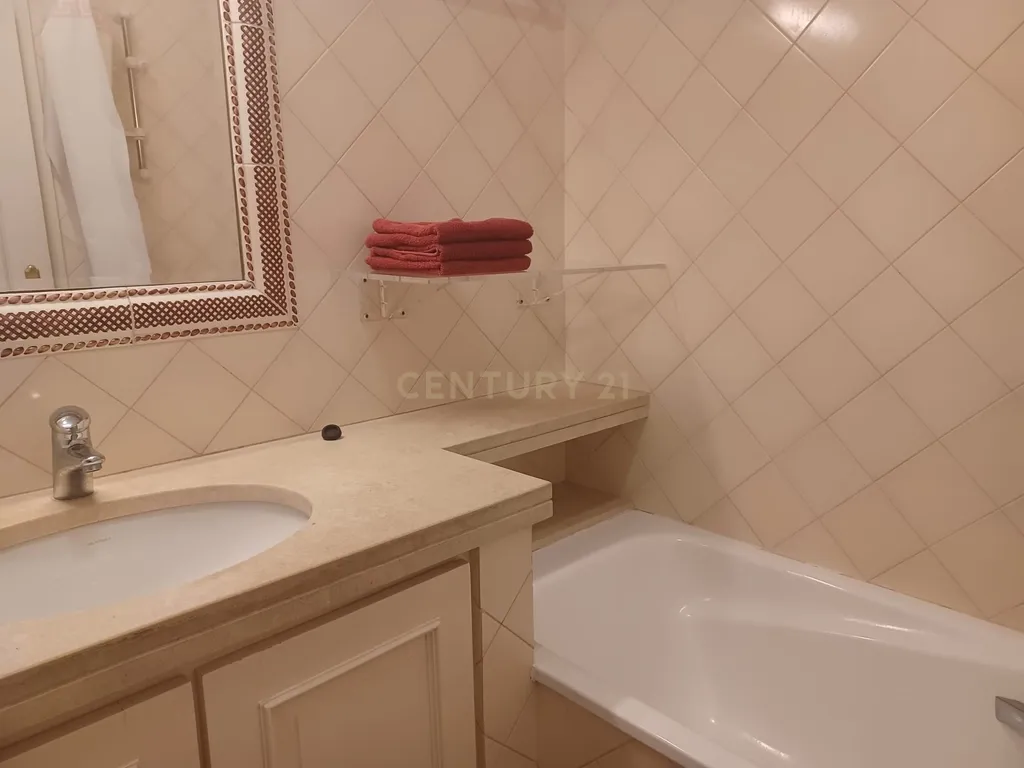 Apartamento T3 em Cascais com Vista Mar - Image 21