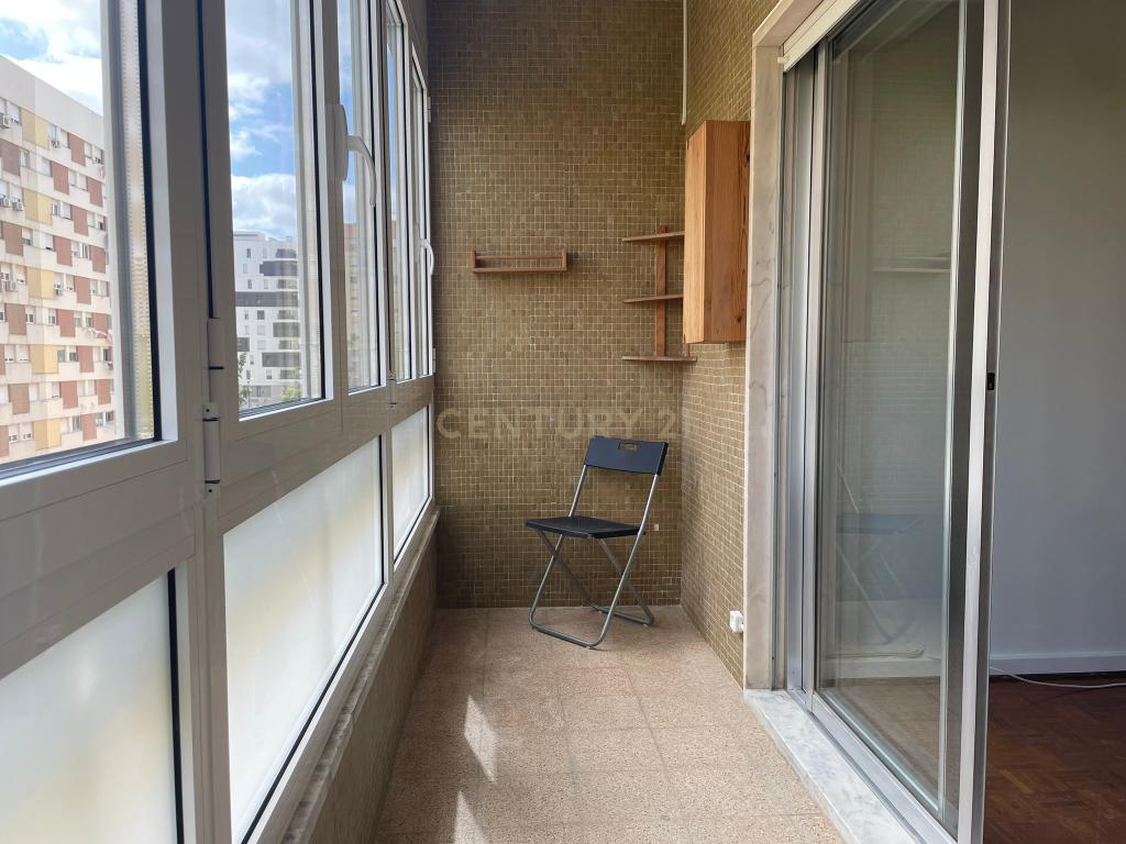 Arrenda-se Apartamento T4 na Portela — Conforto, Tranquilidade e Localização Privilegiada - Image 9