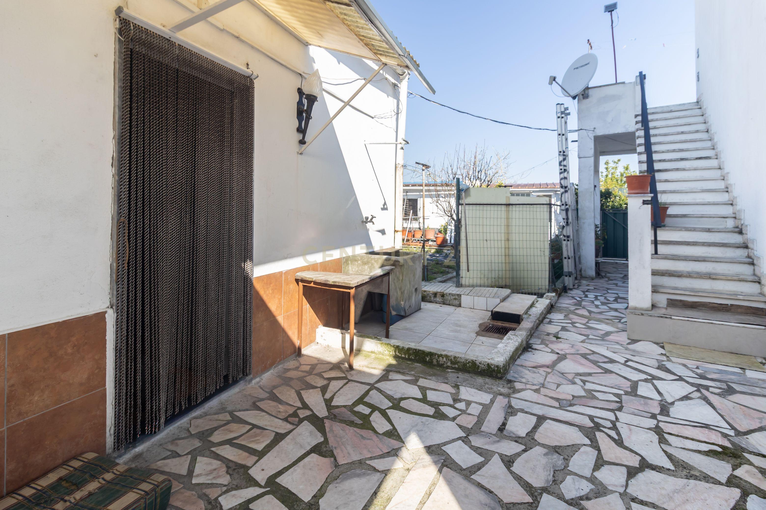 Fotografia 4 de Moradia T3+2 em Santo Ovídio -  T2 Autónomo com Terraço
