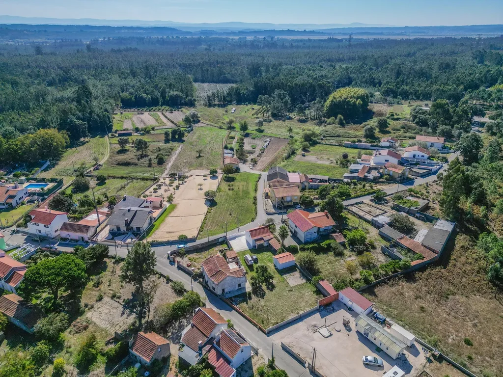 Moradia para renovar com 605 m2 de terreno em Santana, Figueira da Foz. - Image 10