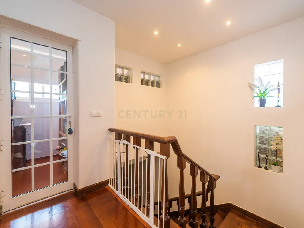 Moradia T4 com piscina | Cascais - Image 55