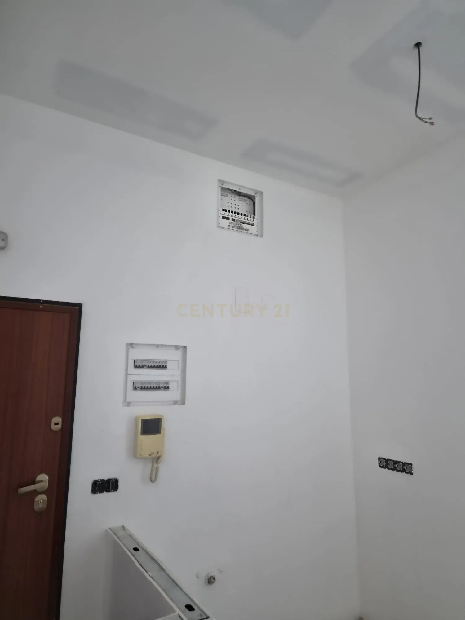 Fotografia 10 de APARTAMENTO T1-TELHEIRAS-BOX P/2 CARROS