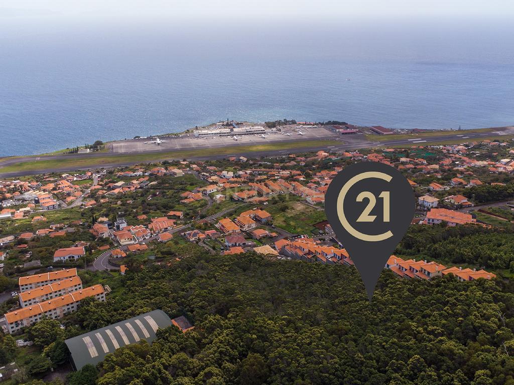 Terreno de 4734m² com Vista Mar em Santa Cruz – Madeira - Image 3