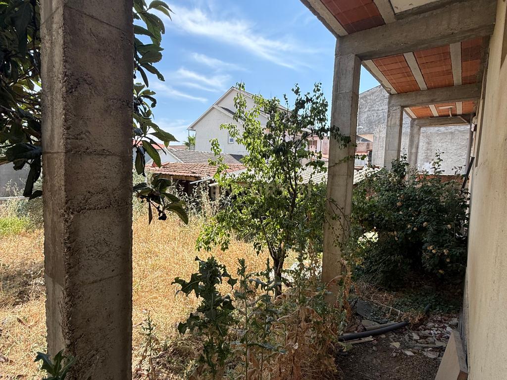 Moradia BI-FAMILIAR perto do IPB e do Centro de Bragança, no Bairro das Cantarias. Tem TERRENO e GARAGEM!!! - Image 28