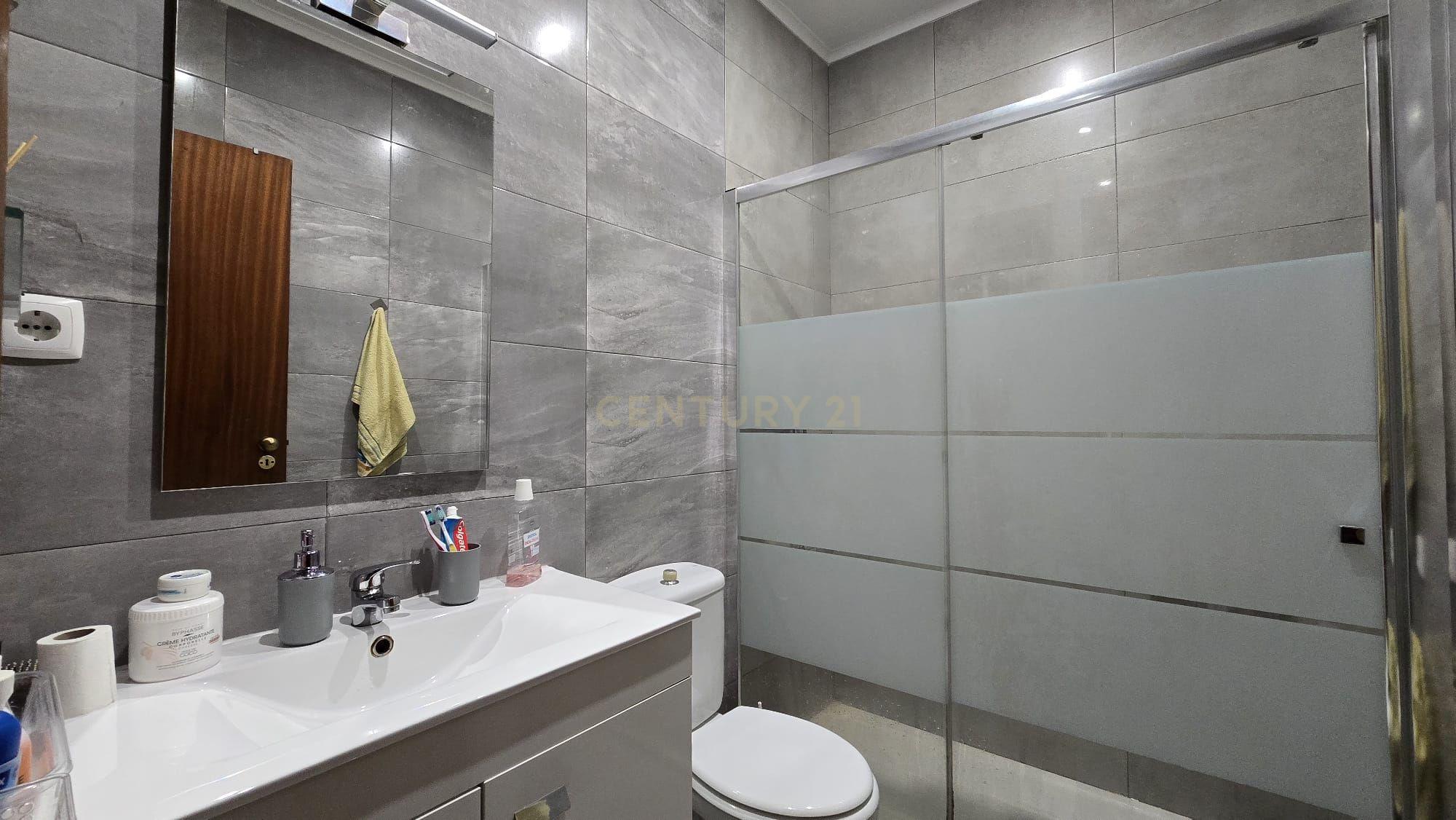 Apartamento T2 no Centro de Corroios – Excelente Localização! - Image 10