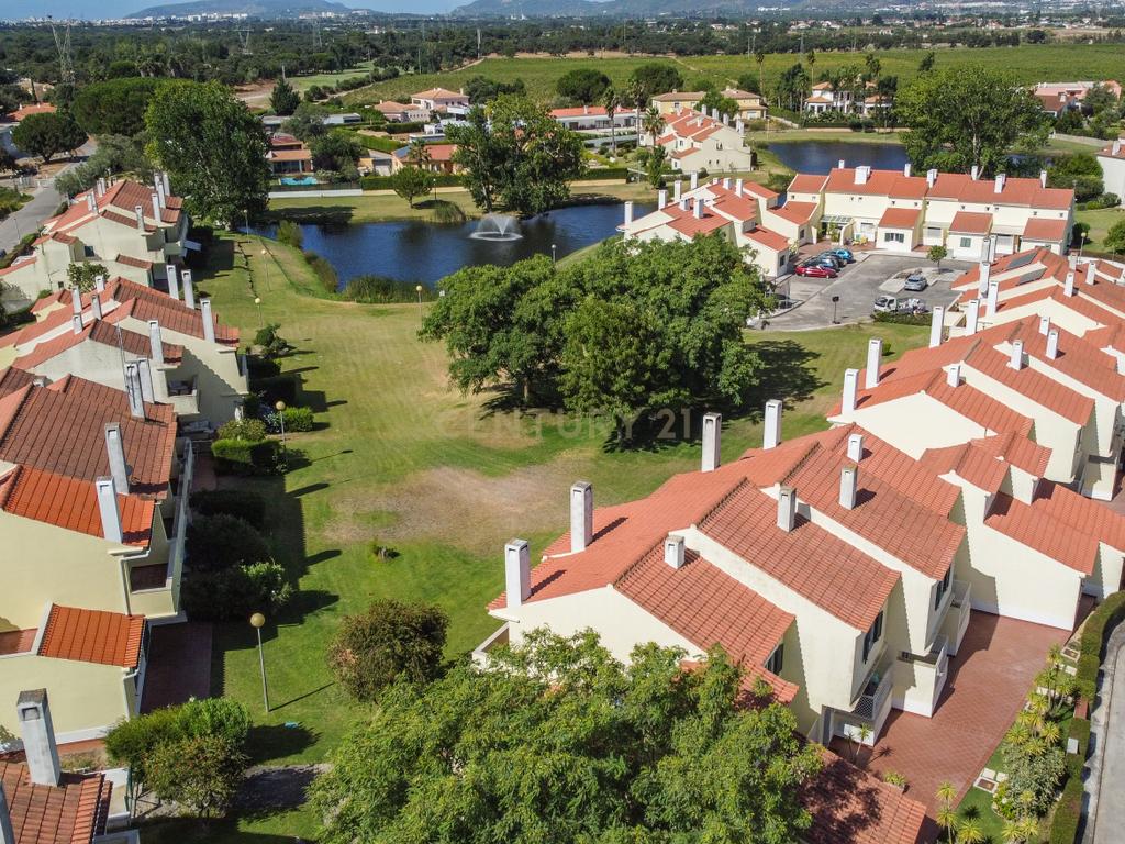 Moradia T3 no Condomínio Varandas do Golfe do Montado – Segurança, Conforto e Estilo de Vida Exclusivo - Image 89