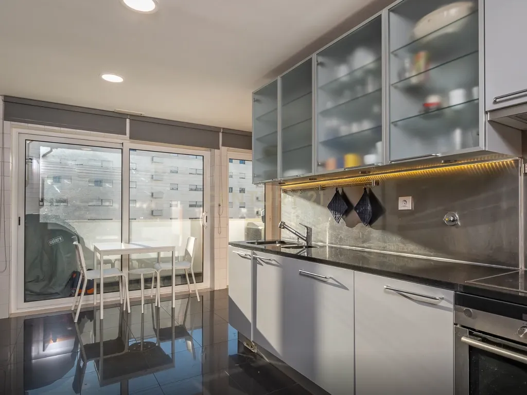 Apartamento T4 no Parque das Nações para arrendamento - Centralidade e Qualidade de Vida - Image 2