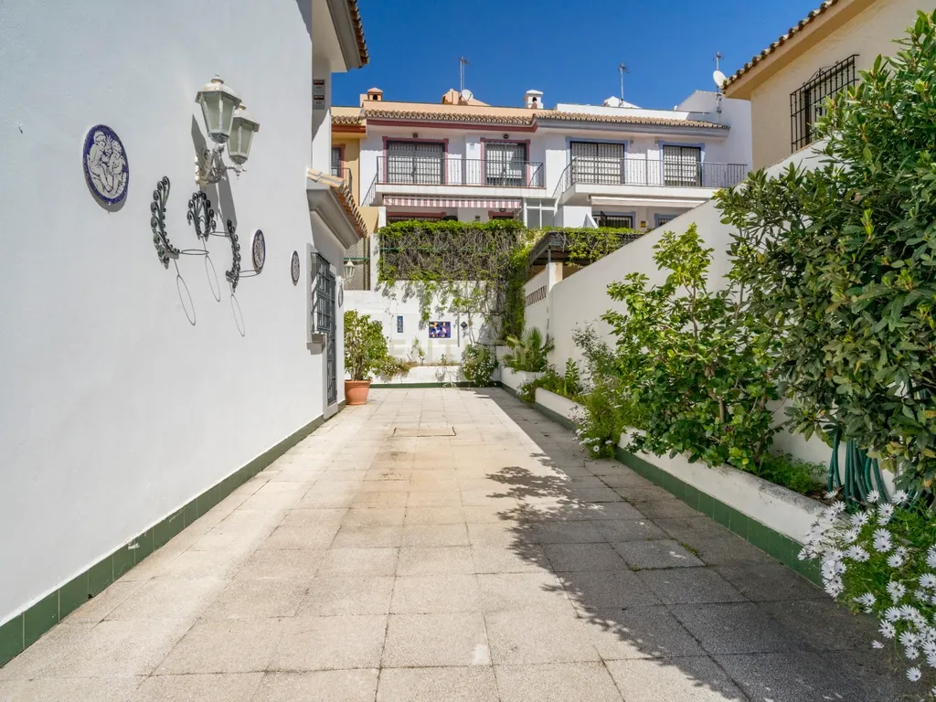 Moradia isolada com piscina privada em Sohail, Fuengirola - Image 24