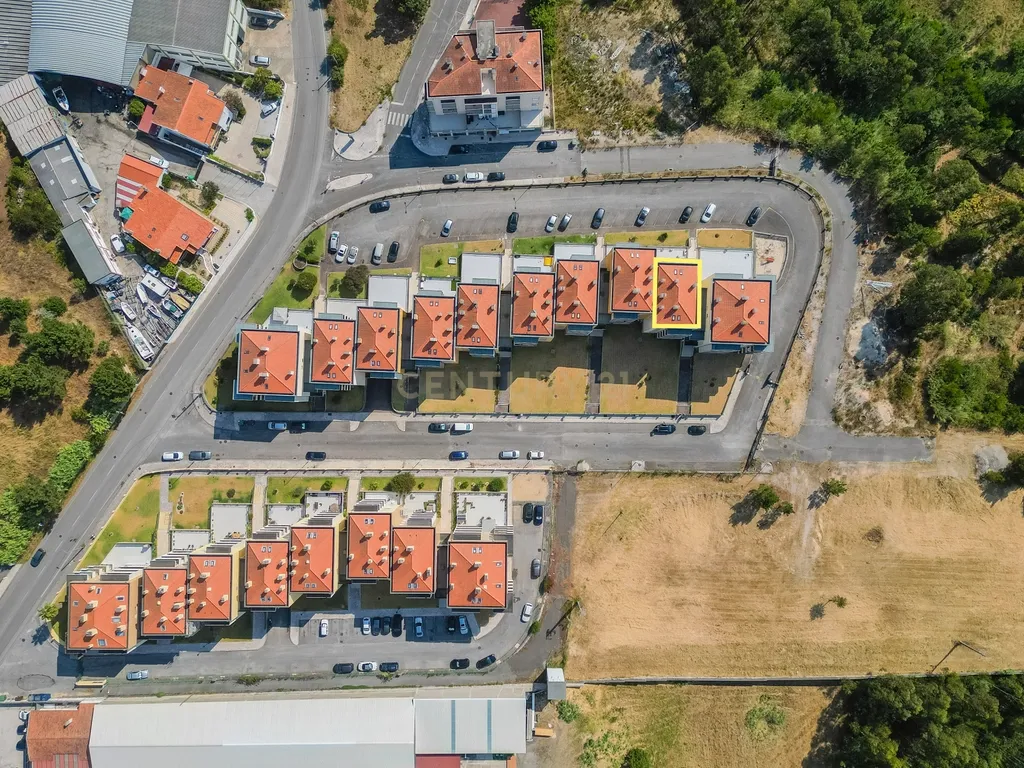 Apartamento T3 como novo, garagem privada, Chã, Tavarede, Figueira da Foz - Image 2