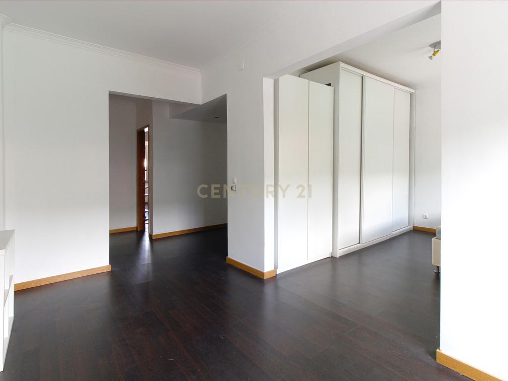 Apartamento T2 Odivelas - Image 8