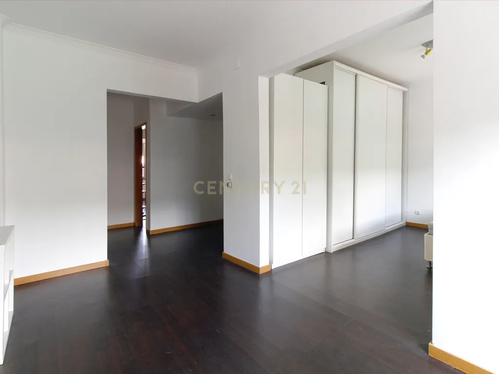 Apartamento T2 Odivelas - Image 8