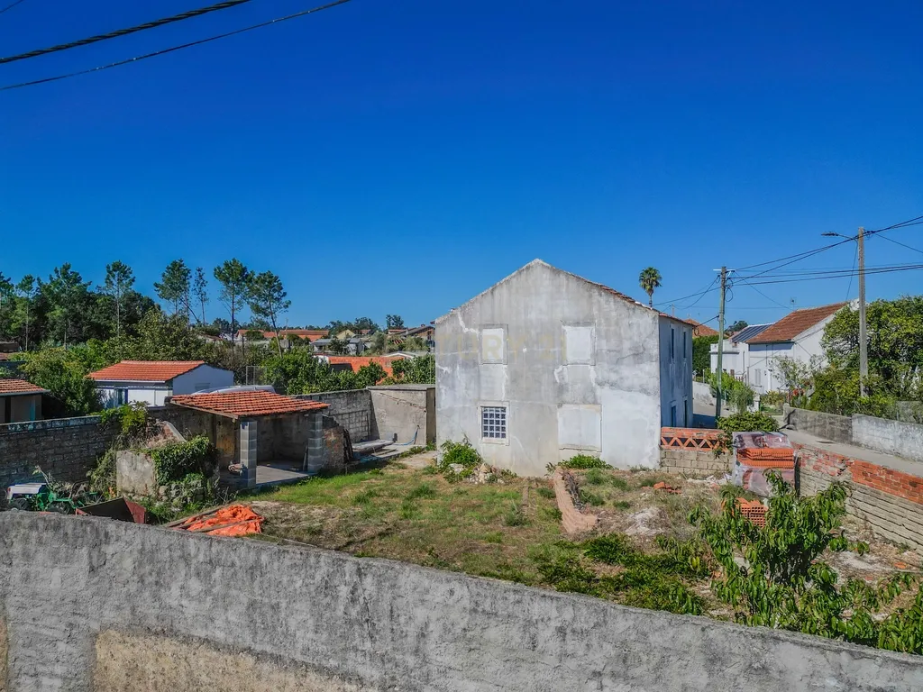 Moradia para renovar com 605 m2 de terreno em Santana, Figueira da Foz. - Image 7