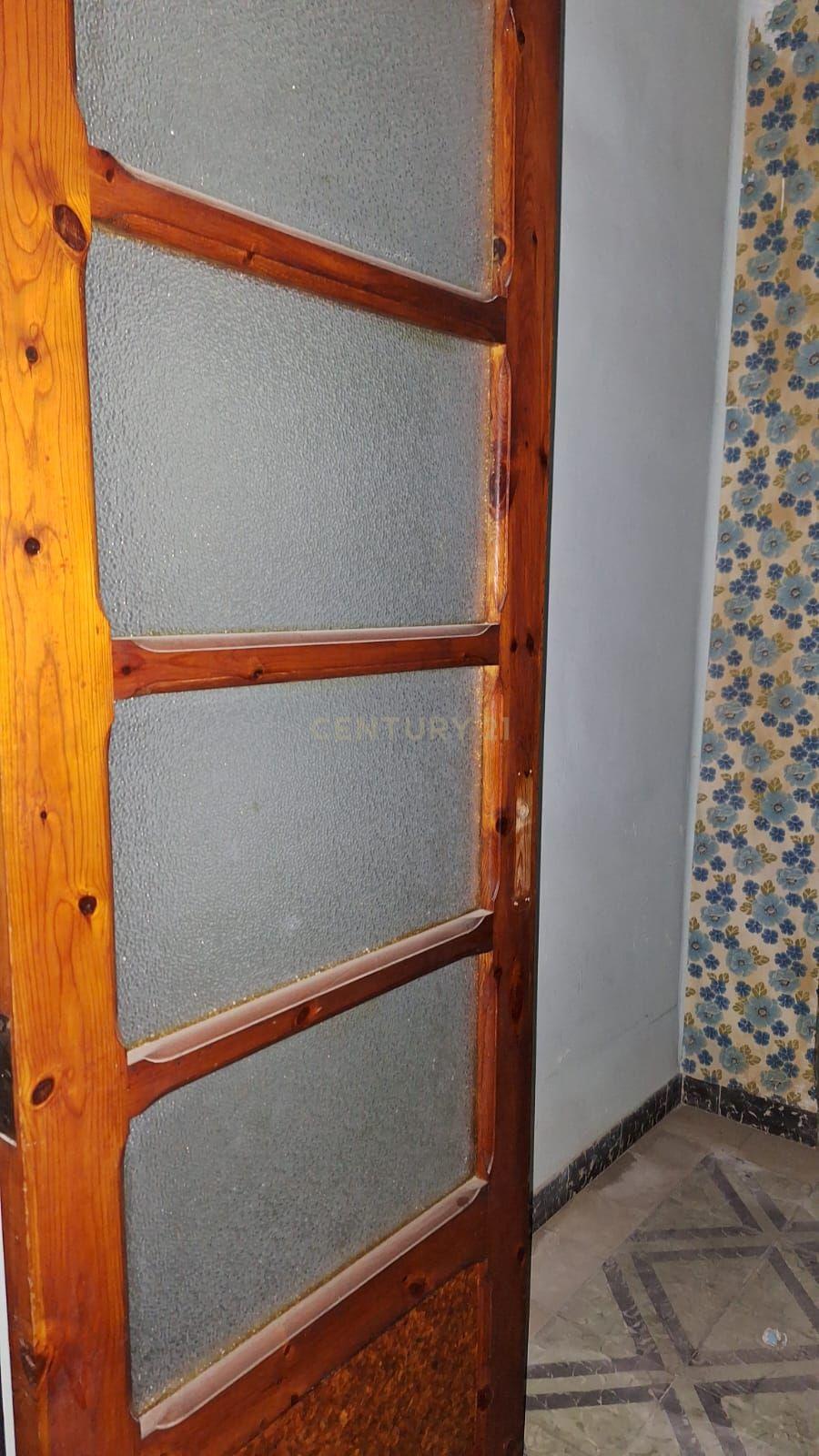 Moradia original para renovar em Benetússer – Localização privilegiada e sem risco de inundação! - Image 10