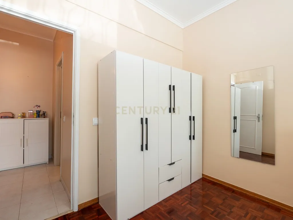 ** APARTAMENTO T2 NA AMADORA, PERTO DO METRO E DO COMBOIO ** - Image 14