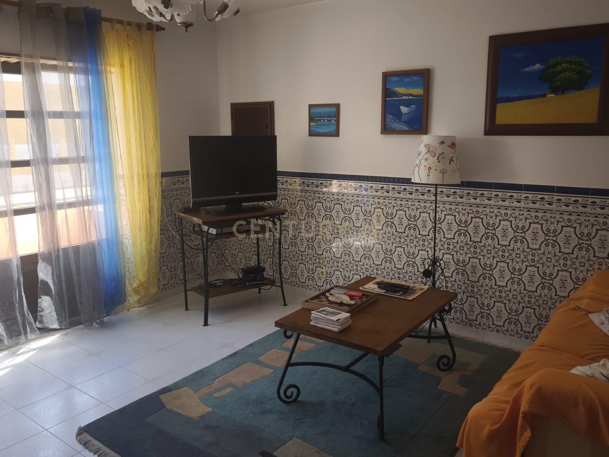 Fotografia 7 de Moradia T3+2 com Terraço, Churrasqueira e Box para 3 Carros – Consolação, Peniche (A 5 min da Praia)