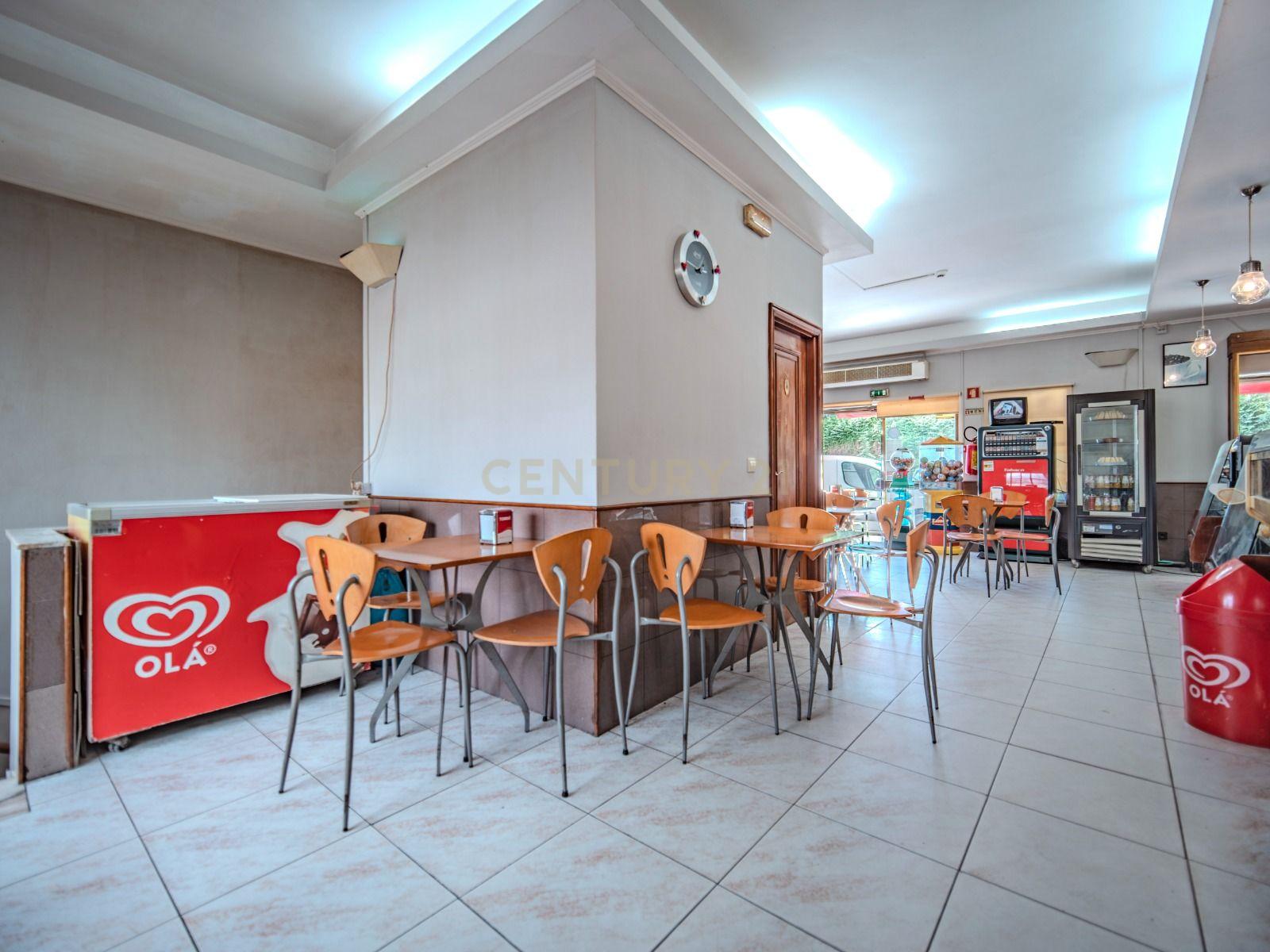 Fotografia 4 de Venda de Confeitaria e Pastelaria com Fabrico Próprio – Junto à Estação CP de Rio Tinto